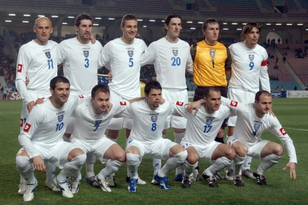 LEPE VESTI ZA U DOMU BIVŠEG SRPSKOG FUDBALERA: Nekadašnji reprezentativac postaje otac po šesti put!