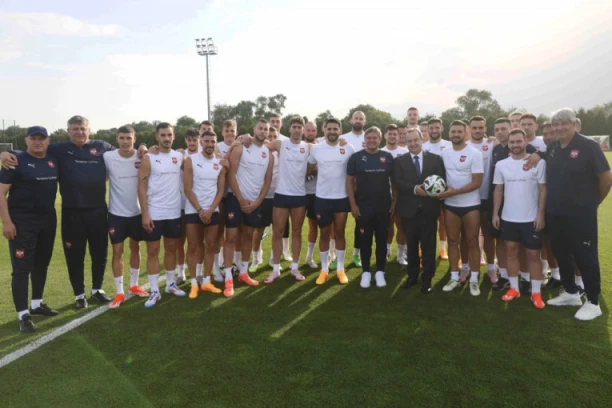 MINISTAR DAČIĆ POSETIO ''ORLOVE'': ''Ja sam uvek optimista!''