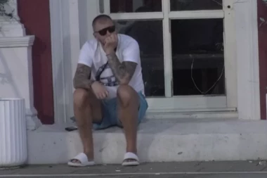 JANJUŠU SE SLOŠILO! Samo mu PALA GLAVA, Aneli ne zna da je u LOŠEM STANJU!