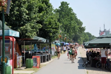 SEDITE NA ADI, A PLAĆATE KAO DA STE U MONTE KARLU! Evo koliko košta kafa, a tek voda