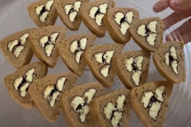 KEKS ROLAT SA BANANICAMA: Provereno dobar slatkiš koji SVI vole, evo kako se priprema