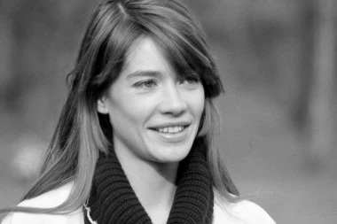 PREMINULA JEDNA OD NAJLEPŠIH PEVAČICA! Tuga do neba - izgubila bitku sa NAJTEŽOM bolešću!