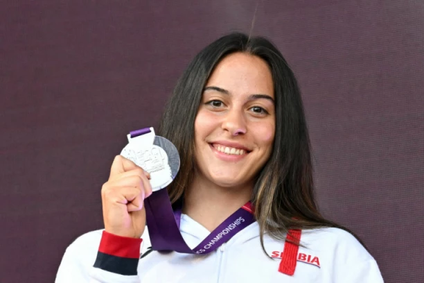 VELIKA ČAST ZA SRPSKU ATLETIČARKU: Adriana Vilagoš nominovana za ovu prestižnu nagradu!