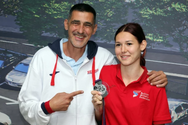 ANGELINA BLISTA NAKON SREBRA NA EP! Emotivna poruka za TATU DRAGUTINA TOPIĆA: On mi je NAJVEĆI UZOR u sportu i životu!