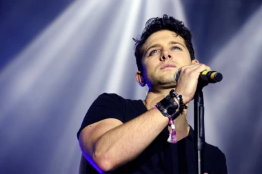 PEVAČ SILOVAO PET ŽENA?! Završio na sudu zbog jezivih optužbi! Evo šta mu se sve stavlja na teret (FOTO)