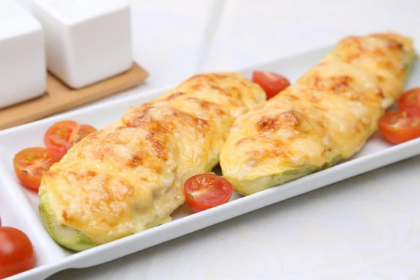 ZAPEČENE TIKVICE IZ RERNE U BEŠAMEL SOSU: Sočno i kremasto jelo koje se može jesti za sve obroke