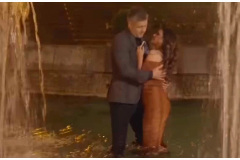 PEVAČ LEXINGTONA POTOPIO SUPRUGU U LEDENOJ FONTANI: Par je imao dobar razlog za to.