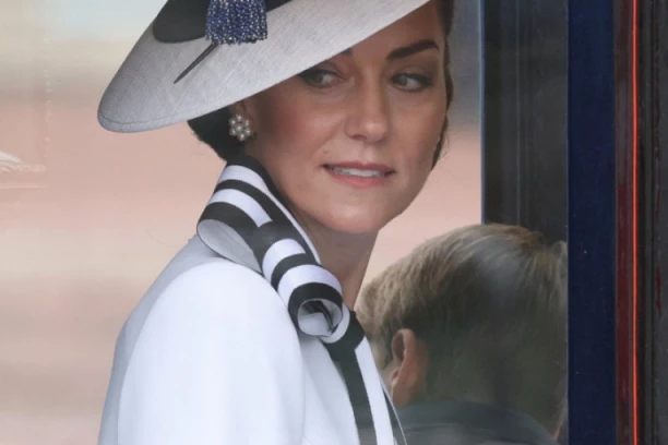 "OPET NAS JE PREVARILA": Žestoke optužbe na račun Kejt Midlton, zbog OVOG DETALJA ljudi misle da LAŽE DA IMA RAK (FOTO)