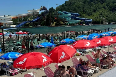 DANAS JE POČELA 18. SEZONA RADA AKVA PARKA U JAGODINI! Ulaz za sve posetioce danas je besplatan! (FOTO, VIDEO)