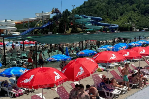 DANAS JE POČELA 18. SEZONA RADA AKVA PARKA U JAGODINI! Ulaz za sve posetioce danas je besplatan! (FOTO, VIDEO)