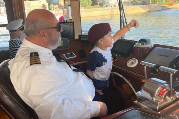 POČEO DEFILE BRODOVA NA SAVI! Niz reku jezdi 65 plovila!