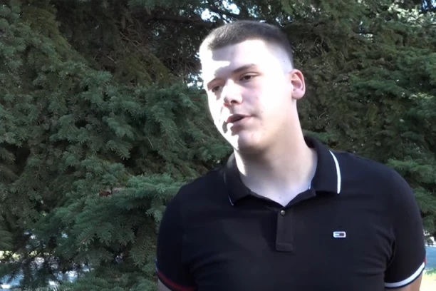 POLICIJA LAŽNE DRŽAVE PRIVELA DVA SRPSKA MLADIĆA: Maltretirali su nas jer smo pevali naše pesme (VIDEO)