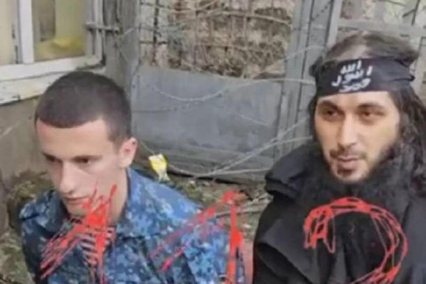 TAOCIMA PRETE SEKIRAMA I PALICAMA: Zatvorenici zarobili zaposlene, mrežama se širi JEZIVI SNIMAK (VIDEO)