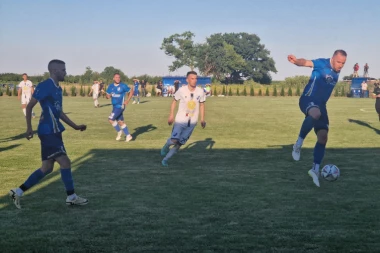 SREM IDE U SIRIG SA DVA GOLA PREDNOSTI: Dosta neiskorišćenih prilika na obe strane terena! (VIDEO)