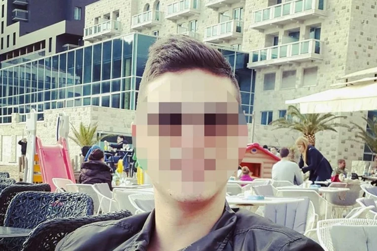 OVO JE MLADIĆ KOJI JE POD PUNIM GASOM ULETEO KOLIMA NA PLAŽU, PA UDARIO DEČAKA IZ SRBIJE: Predstavio se kao policajac pa se zaleteo u grupu ljudi!