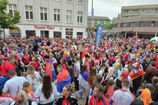 NEVEROVATNA SCENA: U Nemačkoj se začuo ĐURĐEVDAN, srpski navijači su bili oduševljeni