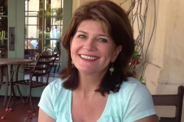 "MOJI RODITELJI SU BILI OPSEDNUTI MOJOM NEVINOŠĆU": Kako je ispričala Viktorija i njene sestre su prošle torturu kad su saznali da su bile intimne sa momcima