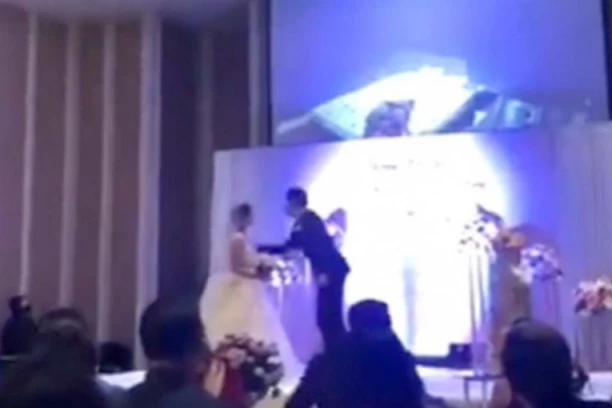 PREVARENI MLADOŽENJA USRED SVADBE PUSTIO EKSPLICITNI SNIMAK MLADE: Totalni haos nastao kada se saznalo s kim je bila (VIDEO)