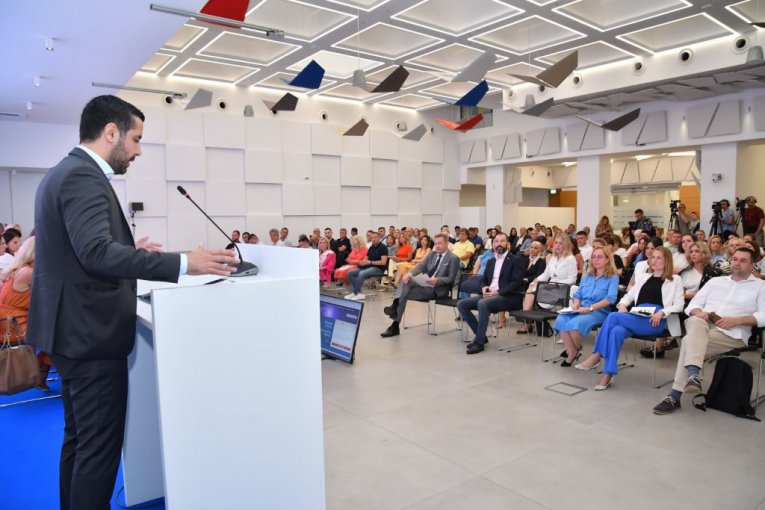 Tomislav Momirović, Privredna komora Srbije