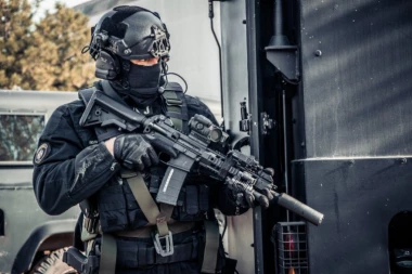 DVOJE POGINULIH U ORUŽANOM NAPADU: Osumnjičeni u bekstvu