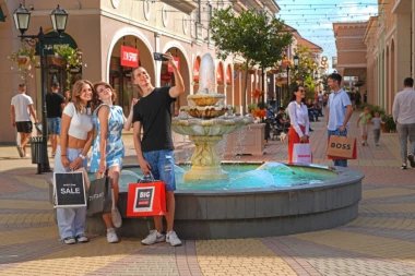 OSVOJI VREDNU NAGRADU I UČESTVUJ U ŠOPING AVANTURI! Pobednik konkursa osvaja nagradu od 1.500 evra za kupovinu u BIG FASHION autletu Inđija!