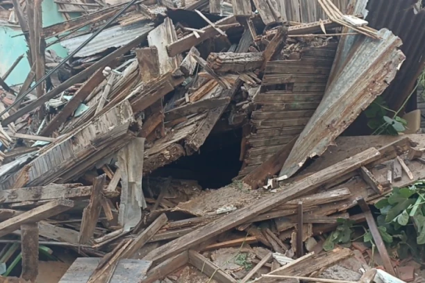 SNAŽAN ZEMLJOTRES POGODIO IRAN! Ima mrtvih! Povređeno 120 osoba! U toku potraga za preživelima!