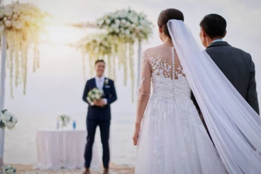 PIJANI MATIČAR I PLJAČKA NA VENČANJU: Najsrećniji dan naše voditeljke se tada pretvorio u NOĆNU MORU!