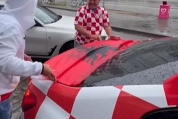 HRVATU STRADALI PRSTI! Ovo je sigurno BOLELO! Urnebesna scena u Hamburgu sa albanskom zastavom... (VIDEO)