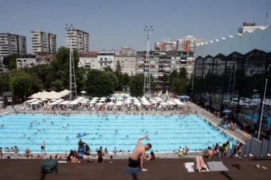 SUTRA POČINJE SEZONA KUPANJA NA OTVORENOM BAZENU "TAŠMAJDAN"! Evo kad će biti moguće noćno plivanje