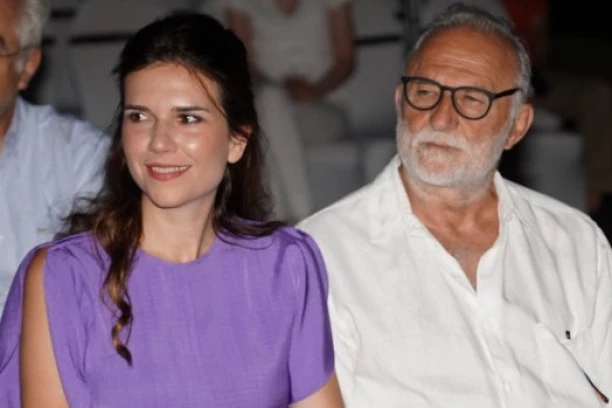 LAZAR RISTOVSKI SLIKAO 39 GODINA MLAĐU DEVOJKU U KREVETU! Sve pršti od luksuza! Evo gde uživa glumački par!