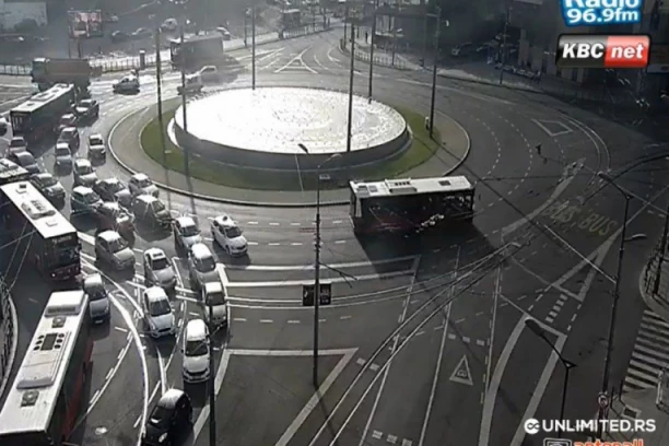 KROZ BEOGRAD UGLAVNOM PROHODNO BEZ VEĆIH ZADRŽAVANJA: Jedino na ovom mestu u gradu možete čekati da prođete više nego inače! (FOTO)