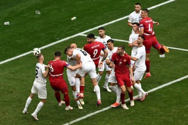 HRABRE SREĆA PRATI! Igrao se 90+5. minut, a onda je Jović golom OVAKO POBACAO Slovence na travu! NE VERUJU šta se DESILO (VIDEO)