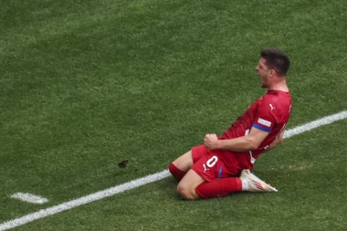 EMOCIJA I LJUBAV! Sofija briše suze! Rasplakala se zbog Lukinog gola! VIDEO