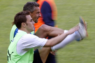 UŽAS: Legendarni fudbaler i osvajač zlatne lopte opljačkan i brutalno pretučen!