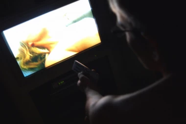 SKANDALOZNO! INSTAGRAM DECI NUDI SEKSUALNI SADRŽAJ! Mreža Marka Zakerberga zloupotrebljava najmlađe