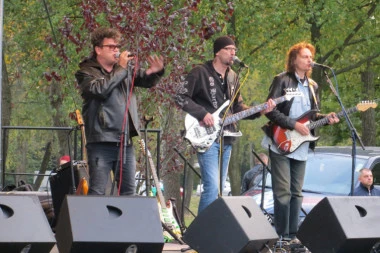 PREMINULA MAJKA ČUVENOG MUZIČARA! NIKAD SE NIJE OPORAVILA OD TRAGEDIJE! Poznato i vreme sahrane!