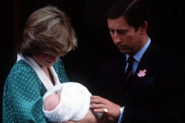 VANBRAČNA ĆERKA ČARLSA I DAJANE JE ISTA SVOJA MAJKA: Evo kako ona danas izgleda - sličnost je neverovatna!