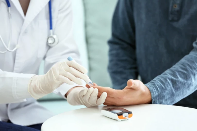 VAŠA KRV POKAZUJE DA LI ĆETE DOŽIVETI 100. GODINU: Stogodišnjaci nisu više retka pojava - evo zbog čega