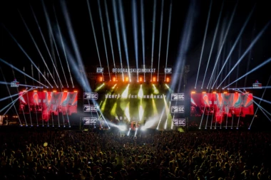 Belgrade Beer Fest obara sve rekorde: Za dva dana više od 100 hiljada ljudi, nezapamćen spektakl na Ušću u čast 25. rođendana Beogradskog sindikata