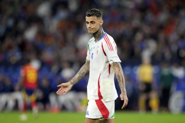 ITALIJAN SKAMAKA JE PREŠAO IGRICU, ALI BUKVALNO: Fudbaler neće igrati protiv Hrvatske zbog BIZARNE GLUPOSTI