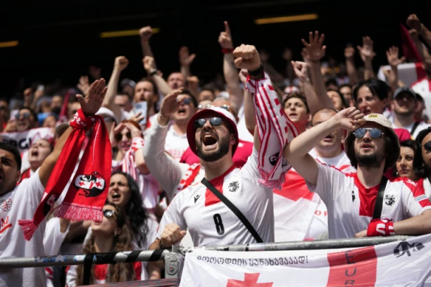 RETROSPEKTIVA DANA: Potpuna ludnica u grupi E! Gruzija šokirala Ronalda i plasirala se u nokaut fazu - Česi pali u nadoknadi vremena!