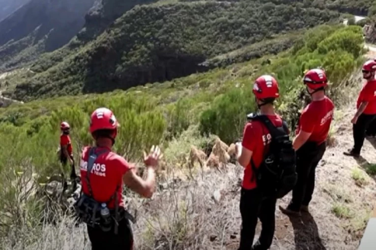 ODAVDE BEŽITE KOLIKO VAS NOGE NOSE! KO ĐAVO OD KRSTA! Turisti na ovom letovalištu nestaju samo tako!