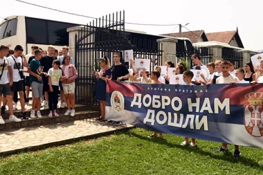 Oko 650 srpske dece i mladih sa poteškoćama u razvoju sa Kosova  u poseti Republici Srpskoj! Nešić: "Došli ste u vašu državu"!