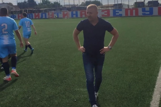 VIZIJE DALJEG RAZVOJA IM SE NISU PODUDARILE: Na "Prilivku" moraju da potraže novog šefa struke - ostavka trenera je bila jedino rešenje!