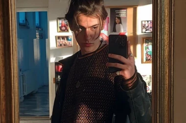 PEVAČ BRUTALNO PROZIVAO BRESKVICU! Sada rešio da se seli sa Balkana! Evo šta mu najviše smeta!