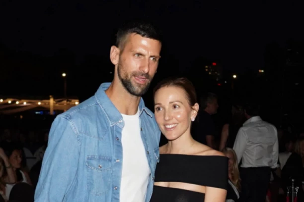 ŠTA ĆE REĆI JELENA? Susret na crnogorskom primorju - atraktivna Ruskinja pravi društvo Novaku u Kotoru! (VIDEO)