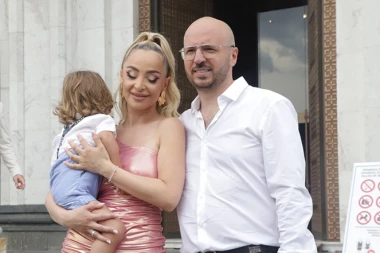 MAJA BEROVIĆ PROGOVORILA O NOVOJ TRUDNOĆI: Pevačica otkrila detalje o BRAČNOM ŽIVOTU!