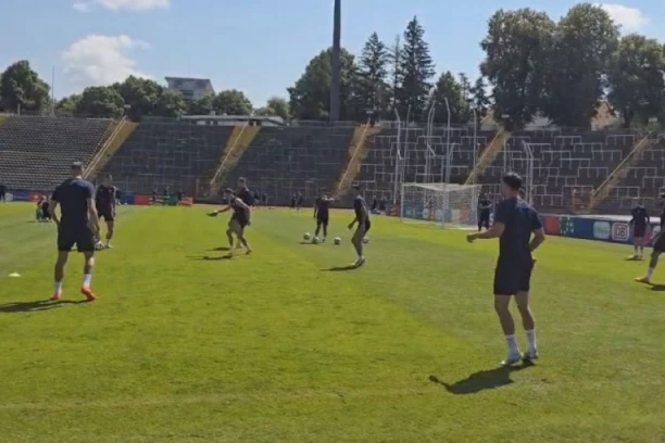 SITNA "ŠEVA" LOMI DANCE: Evo kakvo je raspoloženje na treningu srpske reprezentacije! (VIDEO)