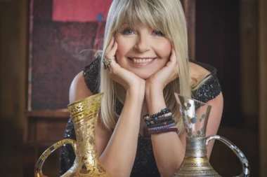 "NA DELA PRENOSIM ZAPIS SVOJE DUŠE": Umetnica Jelena Milošević o izložbi "Moj Adađo", korenima svoje inspiracije i tradiciji utkanoj u srpskom narodu!