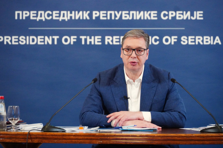 OD 1. SEPTEMBRA BESPLATNI PREVENTIVNI PREGLEDI VIKENDOM! Vučić: Biće vraćani i sistematski pregledi u škole!